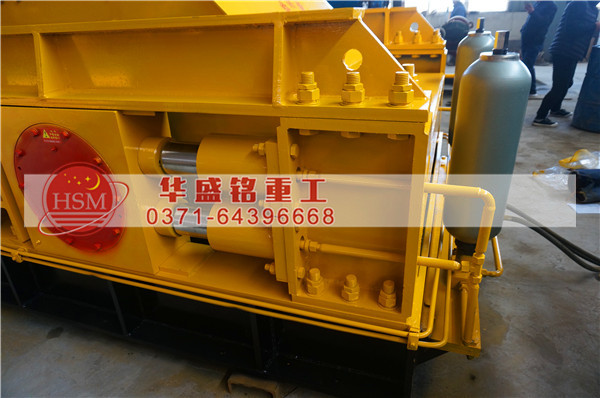 液壓對(duì)輥破碎機(jī)