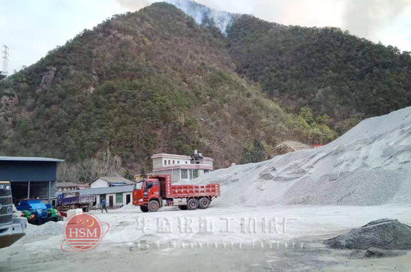 河南哪個(gè)品牌的大型對(duì)輥破碎機(jī)好用